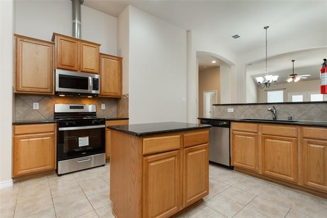 Building Photo - 653 White Rock Dr