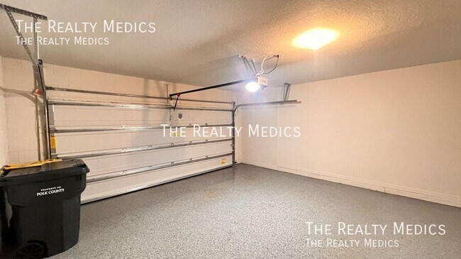 Building Photo - 702 Alta Vista Ct