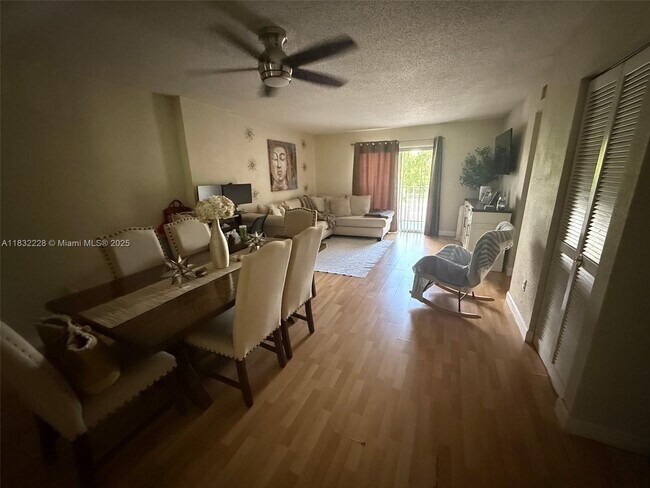 Primary Photo - 8200 SW 210th St