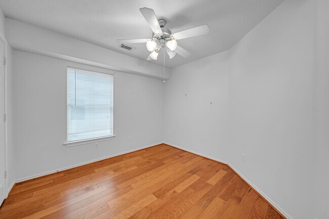 Building Photo - 38 E Stedhill Loop