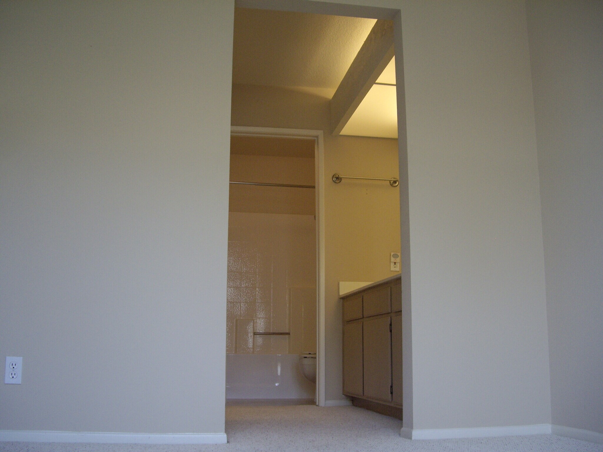 Full Master Bath - 10 Abrigo