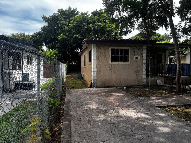 Primary Photo - 2968 NW 59th St