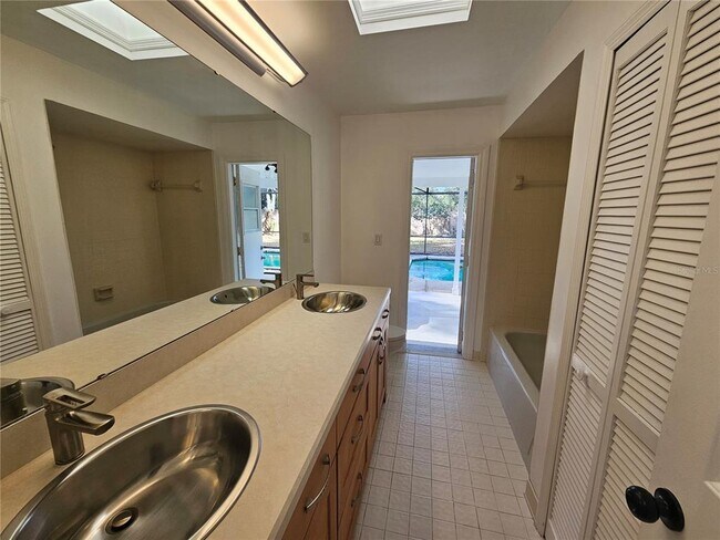 Building Photo - 149 Spring Chase Cir