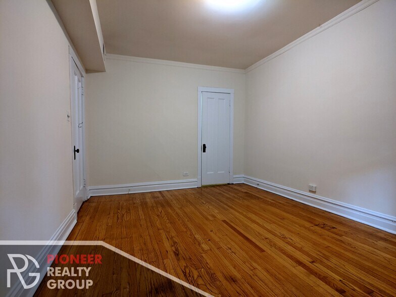 Building Photo - 2530 N Kedzie Blvd
