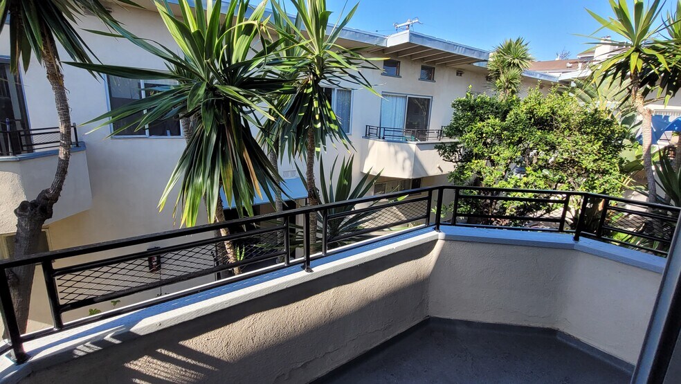 Building Photo - 12015 Lamanda St