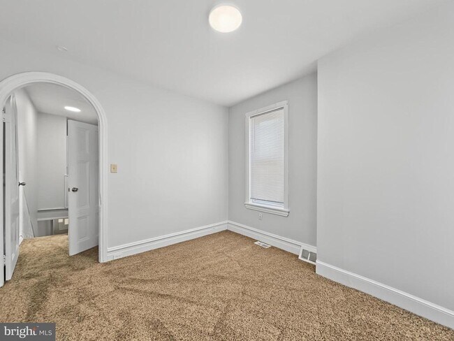 Building Photo - 2023 N Gratz St