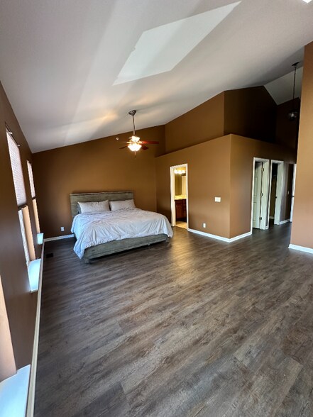 Building Photo - 385 Windmill Dr