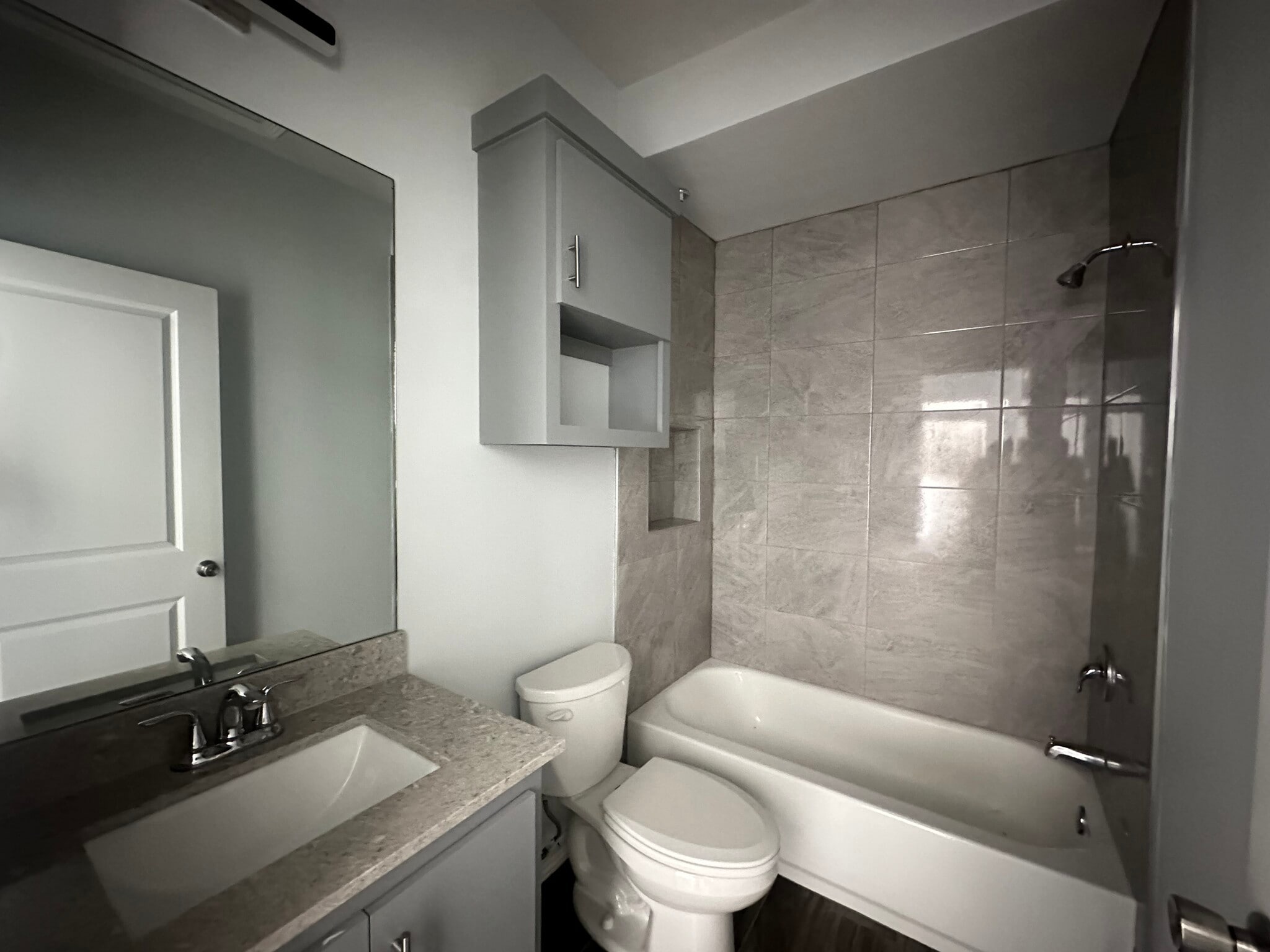 Building Photo - 3924 Las Vistas Ln