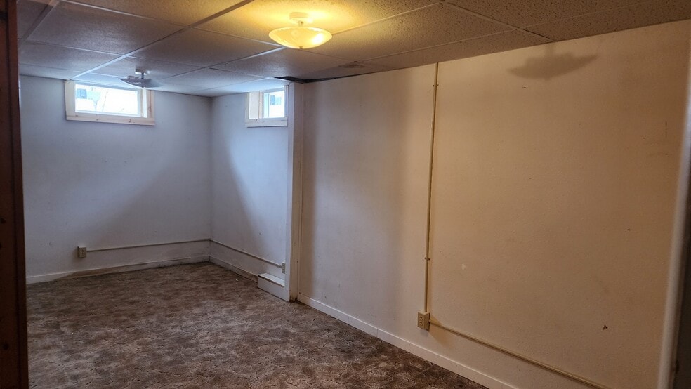 Building Photo - 1133 Country Club Dr
