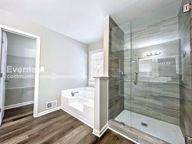 Building Photo - 204 Battle Dr