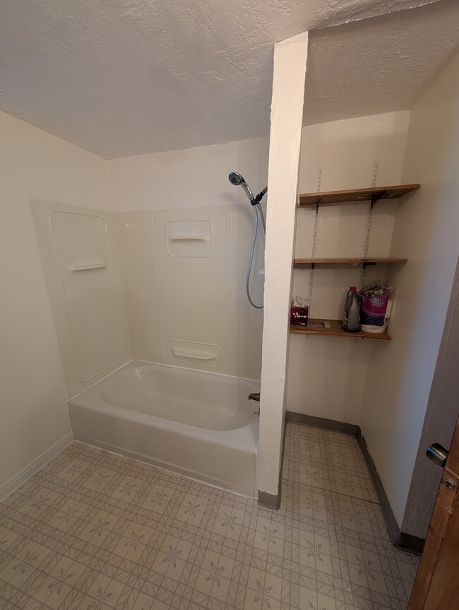 Building Photo - 277 W 600 S