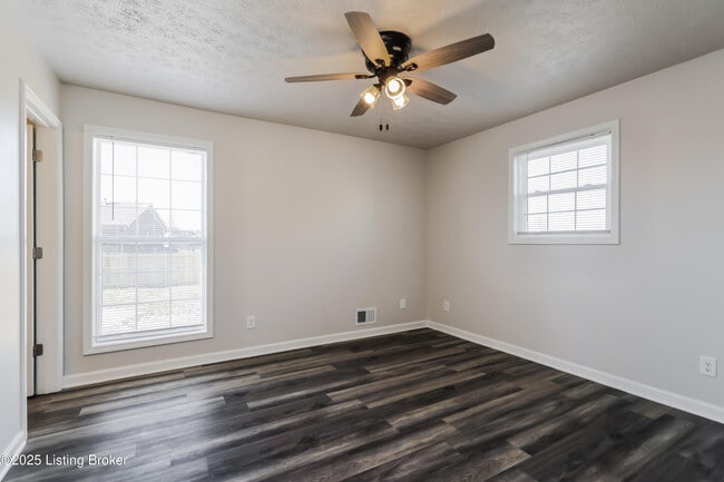 Building Photo - 193 Tecumseh Dr