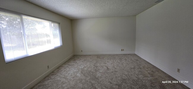 Building Photo - Orcutt Single Story Recently Updated Home with Large Yard