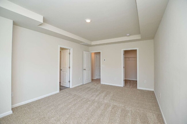 Building Photo - Easy Tega Cay Living in a Thoughtfully Updated Townhome