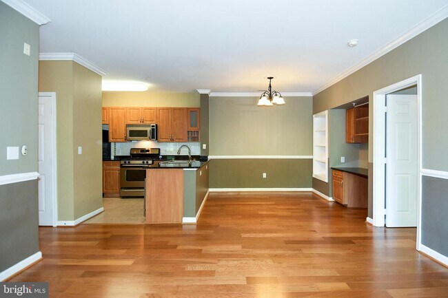 Building Photo - 12140 Garden Grove Cir