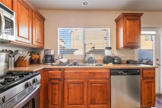 Building Photo - 6496 Chettle House Ln