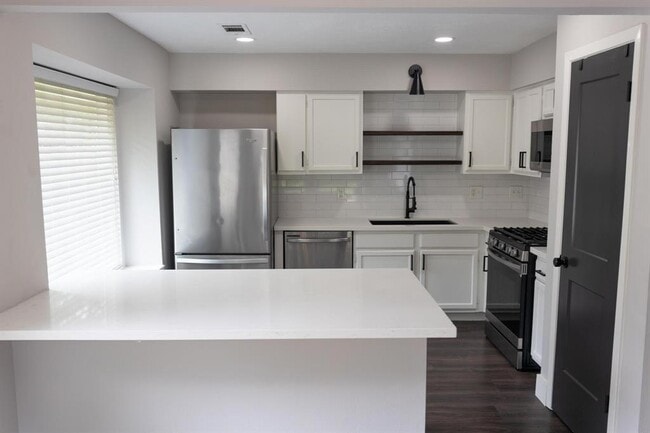 Building Photo - 1204 Osborne Dr