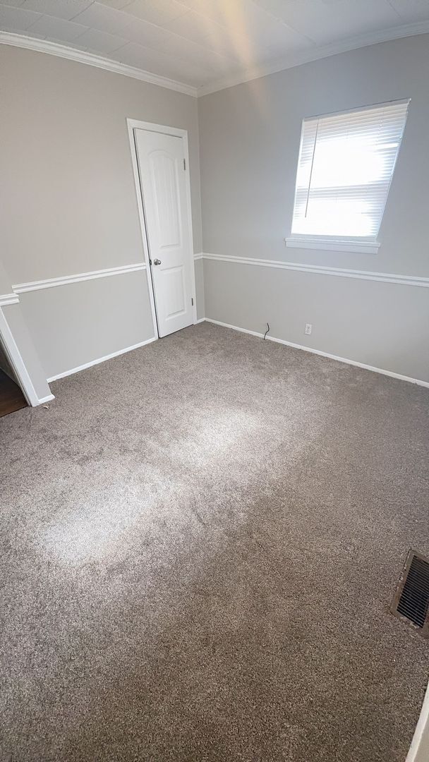 Building Photo - 1905 28th St