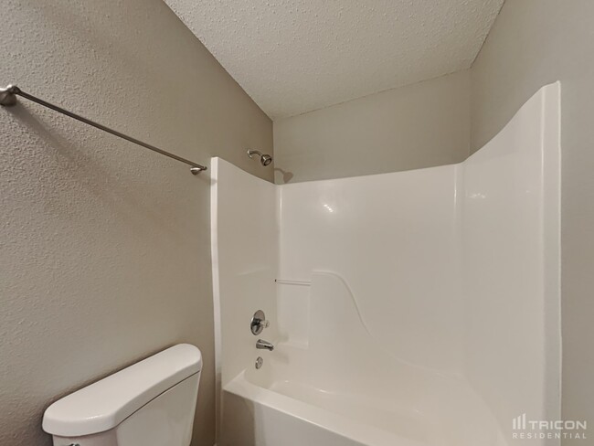 Building Photo - 5851 Prairie Meadow Dr