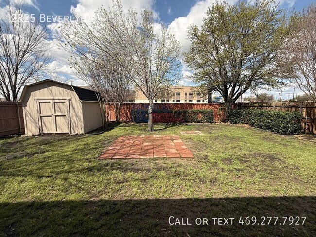 Building Photo - 2825 Beverly Dr