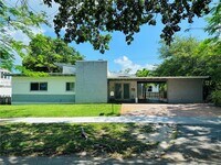 Building Photo - 910 NE 81st St