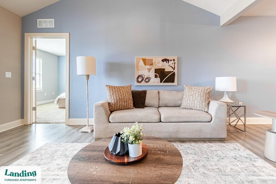 Building Photo - 305 Laredo Dr