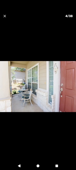 Front seating area - 2022 Ridge View Dr