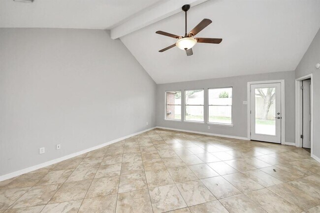 Building Photo - 2706 Plantation Dr
