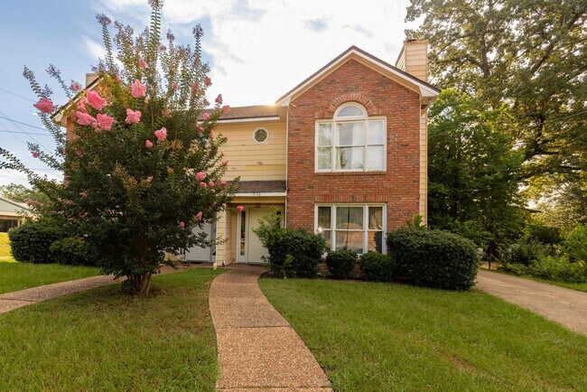 Building Photo - 1930 16th Ave