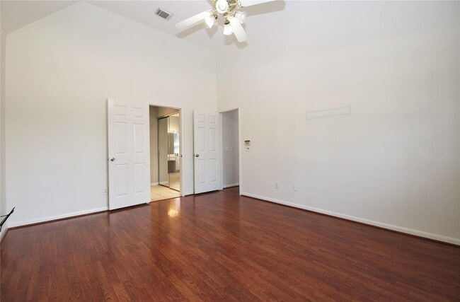 Building Photo - 10419 Pearl Dr