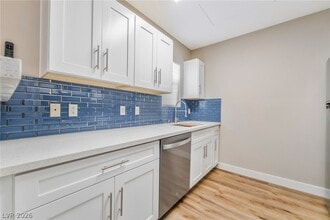 Building Photo - 45 Maleena Mesa St
