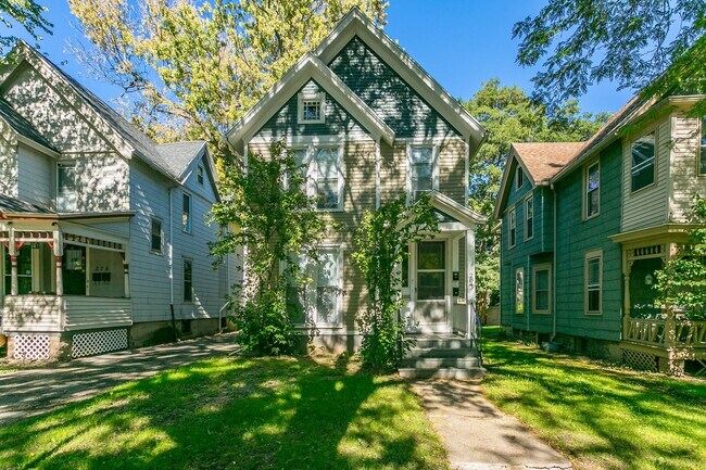 Building Photo - 284 Pearl St