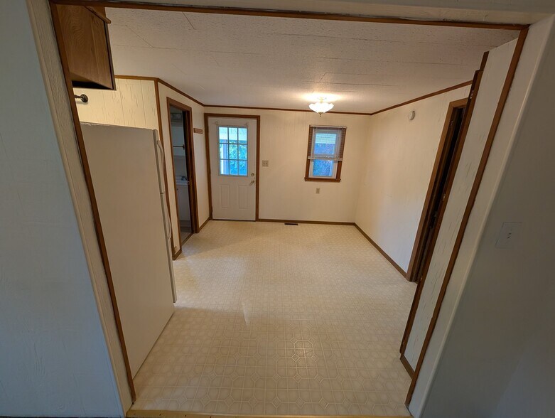 Building Photo - 6383 Zorn Rd