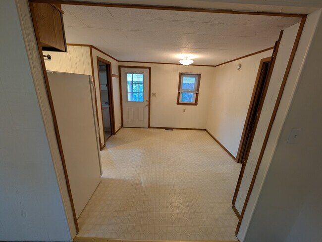 Building Photo - 6383 Zorn Rd