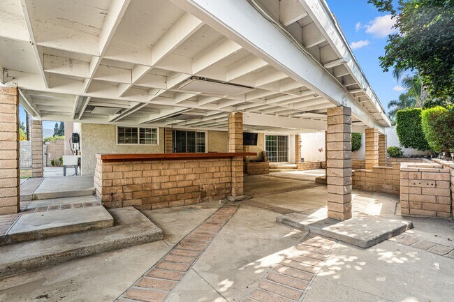 Building Photo - 1212 E Cottonwood St