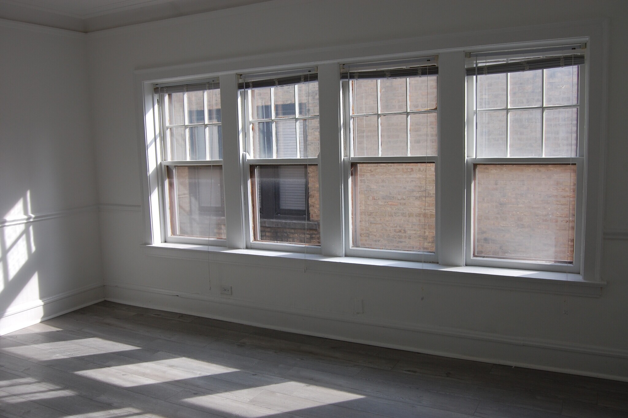 DINNING ROOM - 2011 W Fargo Ave