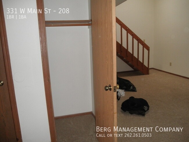 Building Photo - 331 W Main St