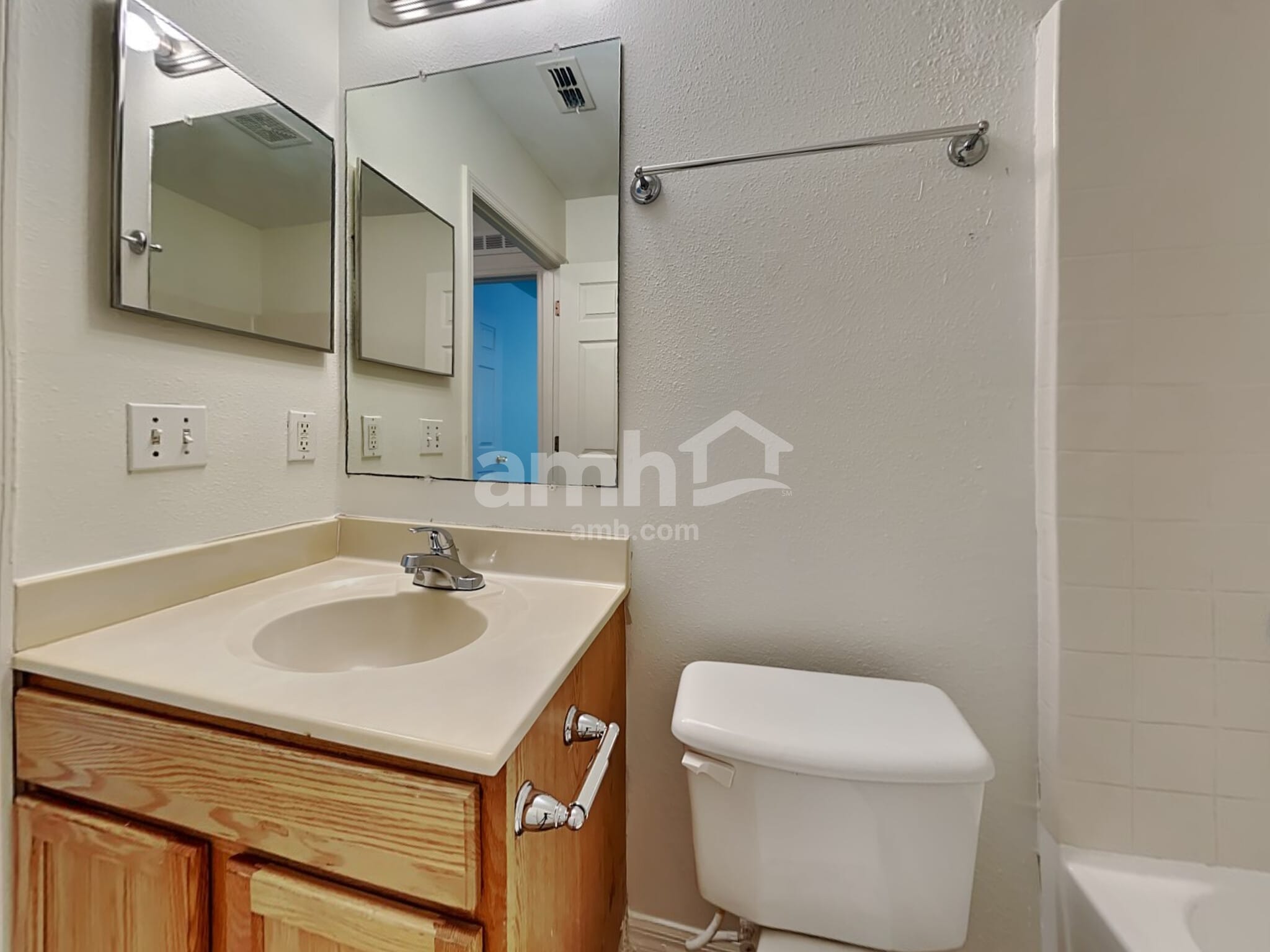 Building Photo - 8058 Misty Meadow Ct N