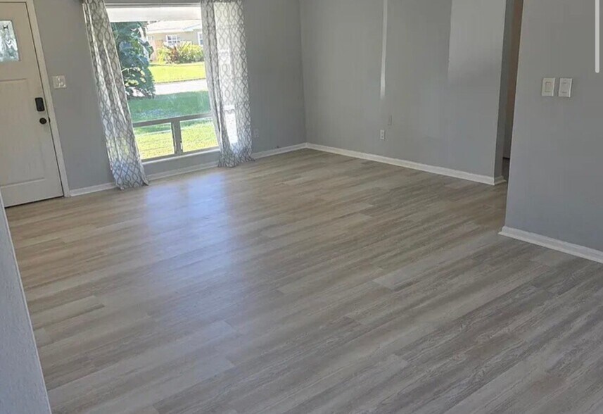 Building Photo - 2321 Shell Ave