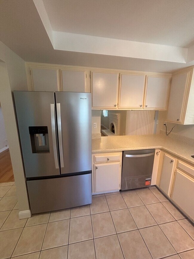 Building Photo - Updated 3 bedroom 2 bathroom Condo in Rincon Valley's Brush Creek Villas with A/C