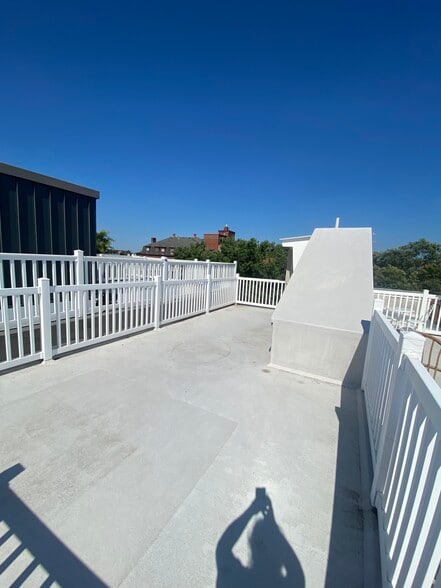 Building Photo - 327 N State St