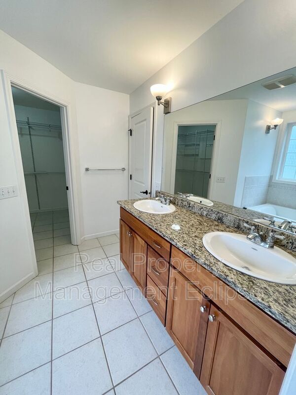 Building Photo - 315 N 155th St