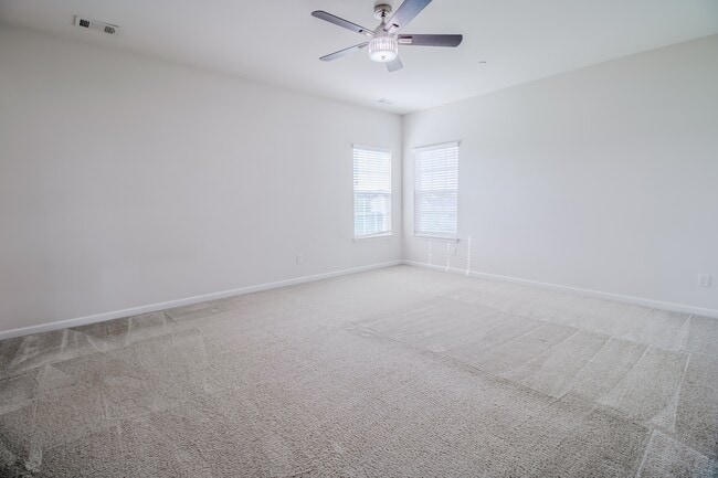 Building Photo - 2048 Oglethorpe Dr