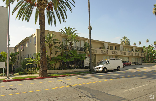 Building Photo - Hollywood Towers