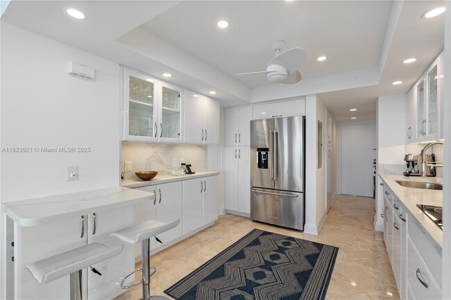 Building Photo - 2200 S Ocean Ln
