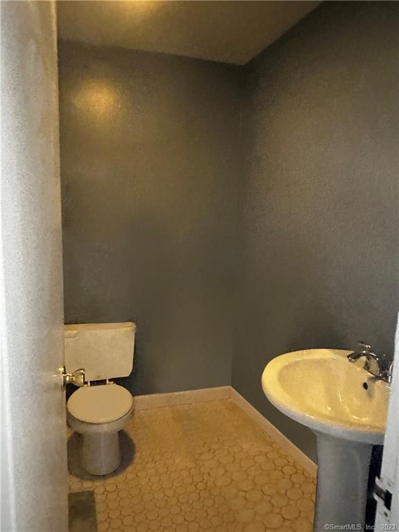 Building Photo - 7 Winfield St