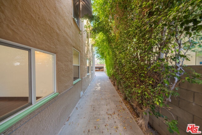 Building Photo - 8230 Blackburn Ave