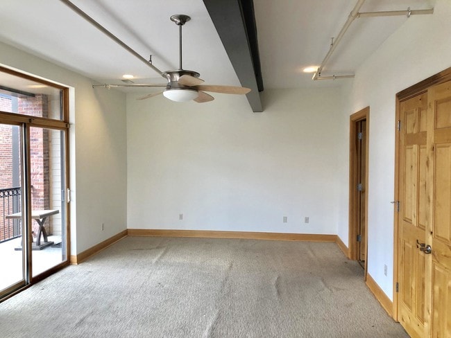 Building Photo - 905 Alley A