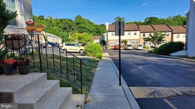 Building Photo - 515 N York Rd