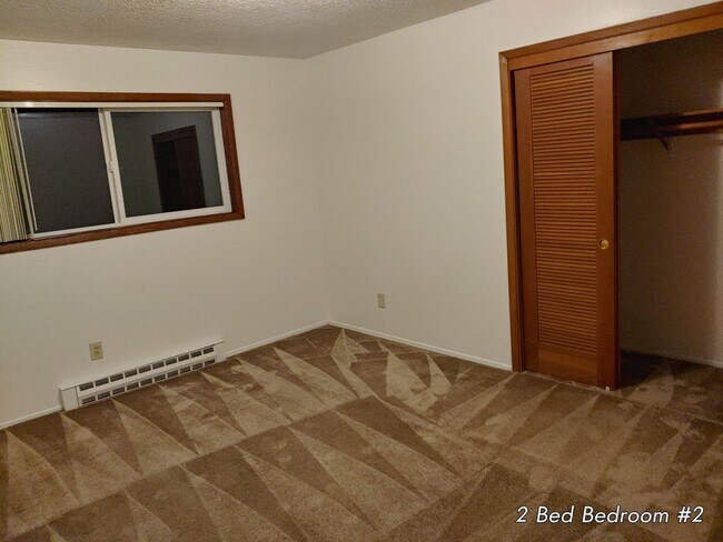Building Photo - GREAT ground FLOOR pet FRIENDLY  apartment HOME in MT TABOR!